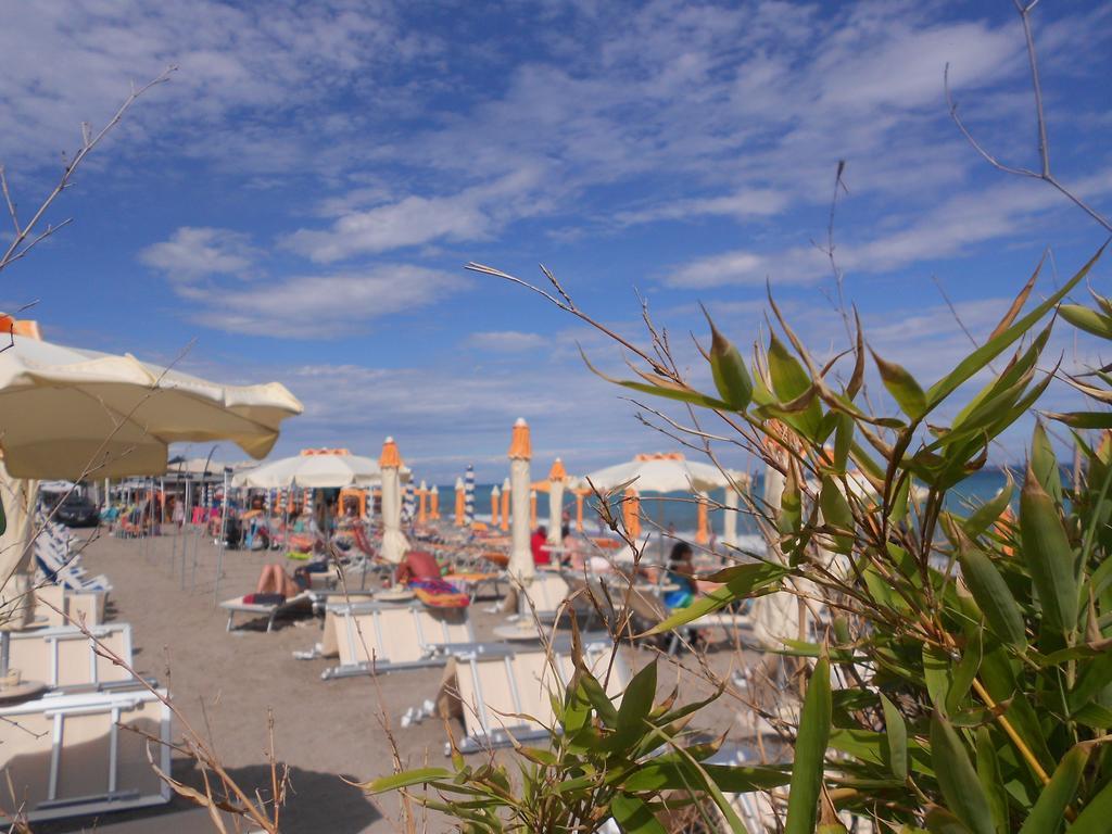 Camping Delfino Albenga Extérieur photo