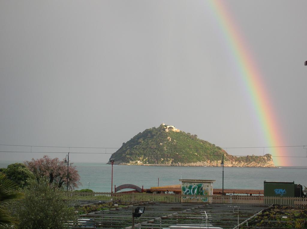Camping Delfino Albenga Extérieur photo