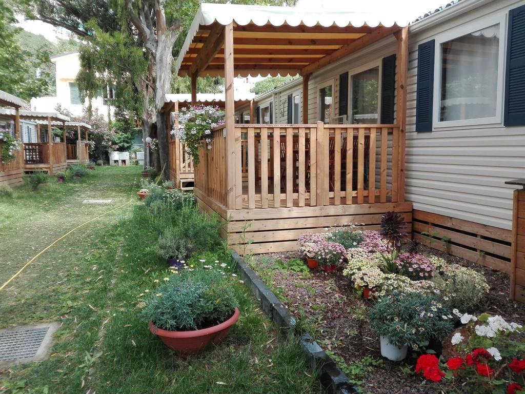 Camping Delfino Albenga Extérieur photo
