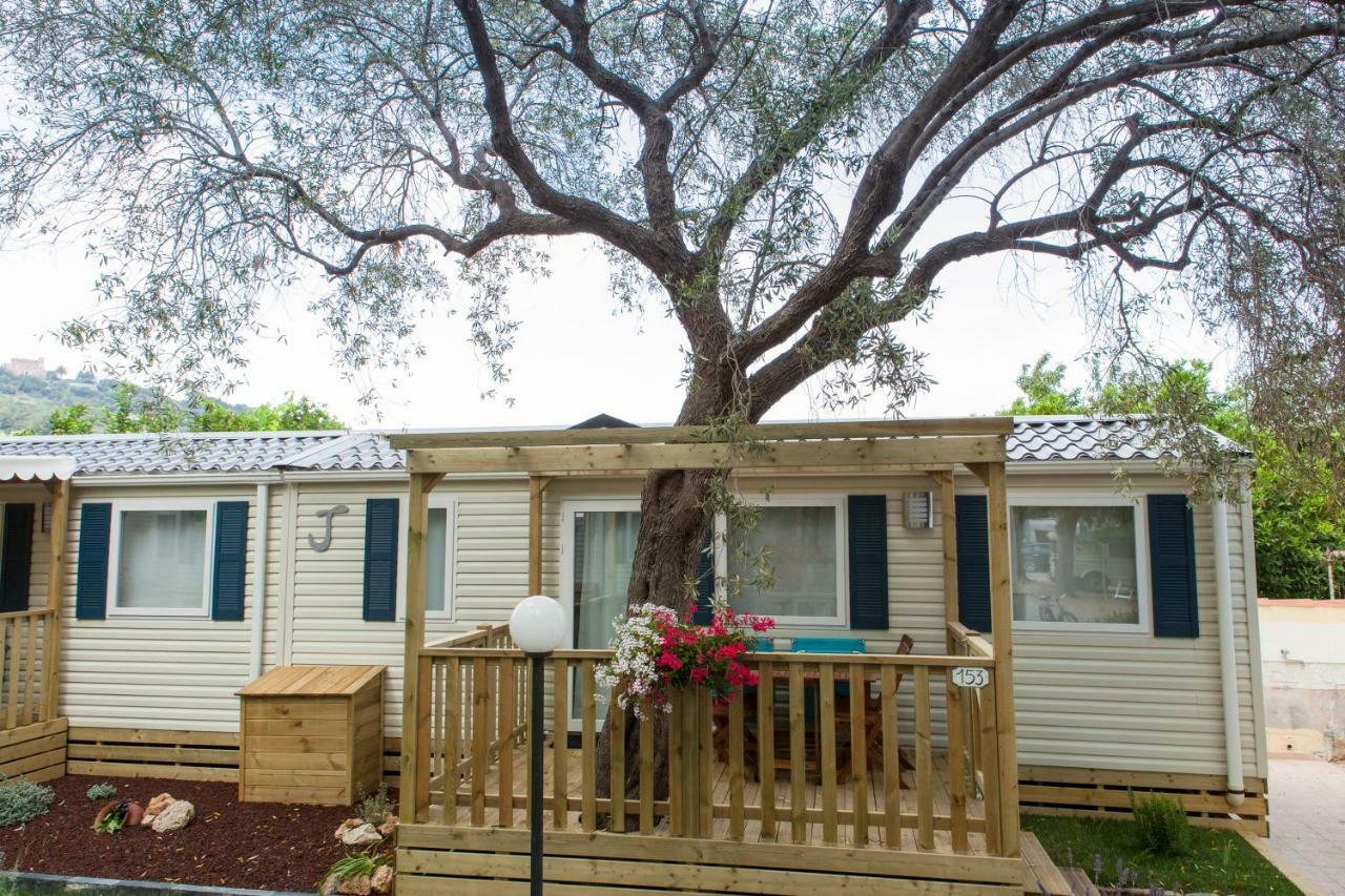Camping Delfino Albenga Extérieur photo